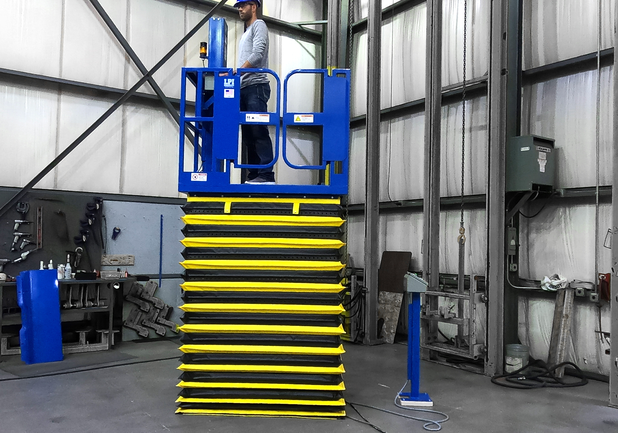 Workshop lift inspection